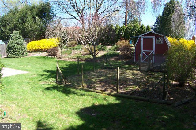 35 Quaker Hills Road Lancaster, PA 17603 - Photo 2 of 12 Gallery Image 2