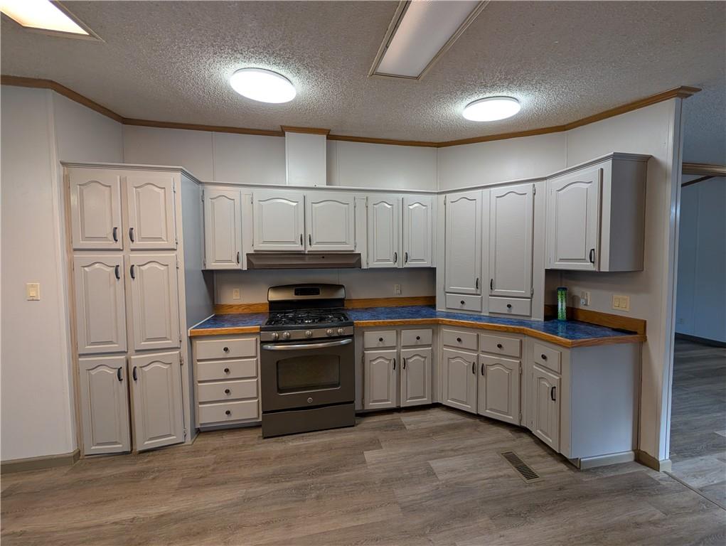 322 Daubenspeck Road Parker, PA 16049 - Photo 16 of 35 Very Spacious Kitchen