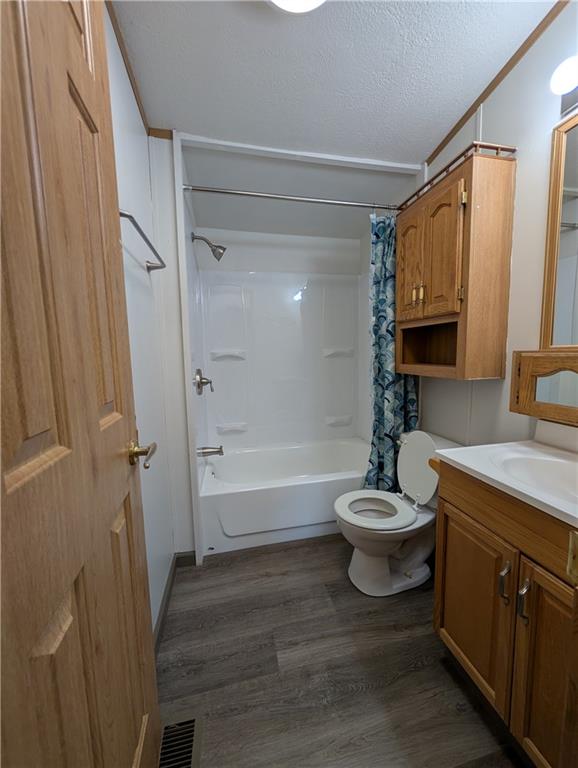 322 Daubenspeck Road Parker, PA 16049 - Photo 31 of 35 Second Full Bathroom