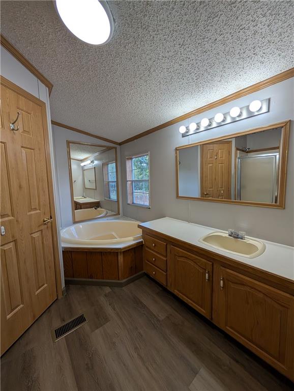 322 Daubenspeck Road Parker, PA 16049 - Photo 33 of 35 Primary Bathroom with Garden Tub