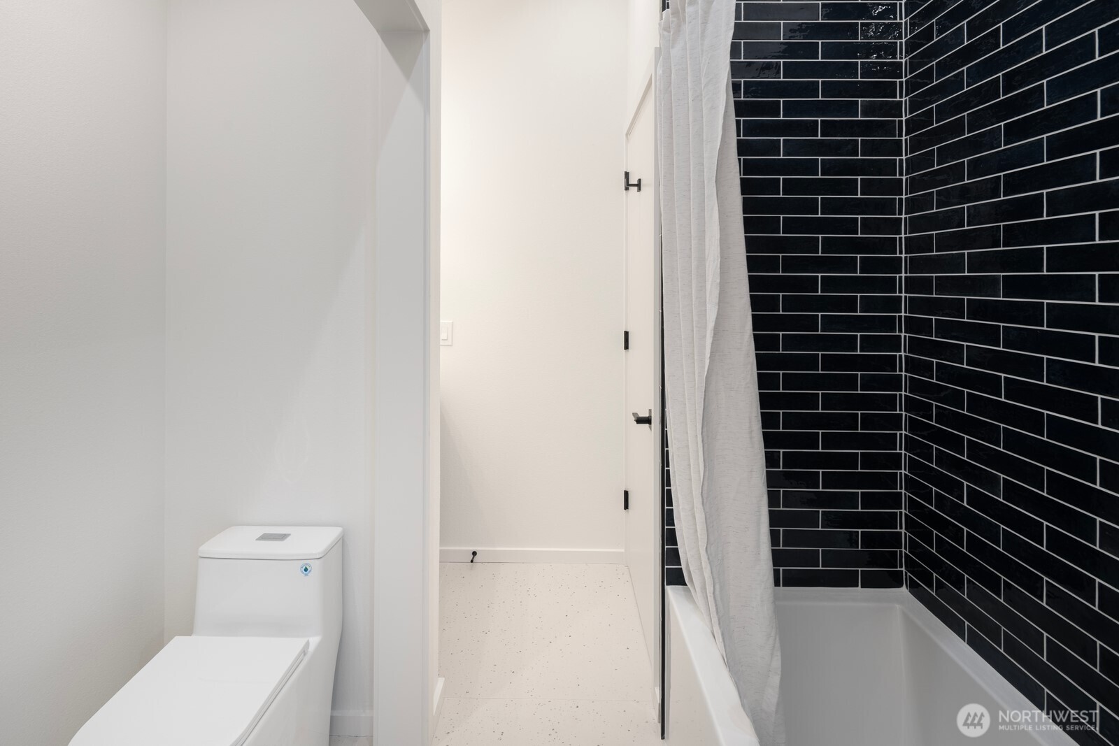 7602 44th Avenue Southwest Seattle, WA 98136 - Photo 20 of 37