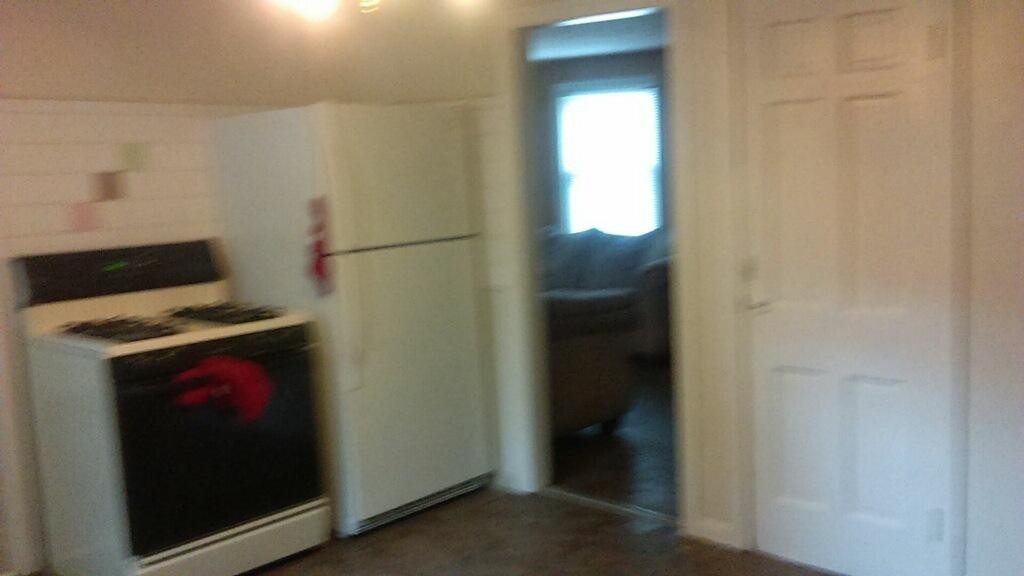62 Burr Street Springfield, MA 01109 - Photo 4 of 6 Gallery Image 4