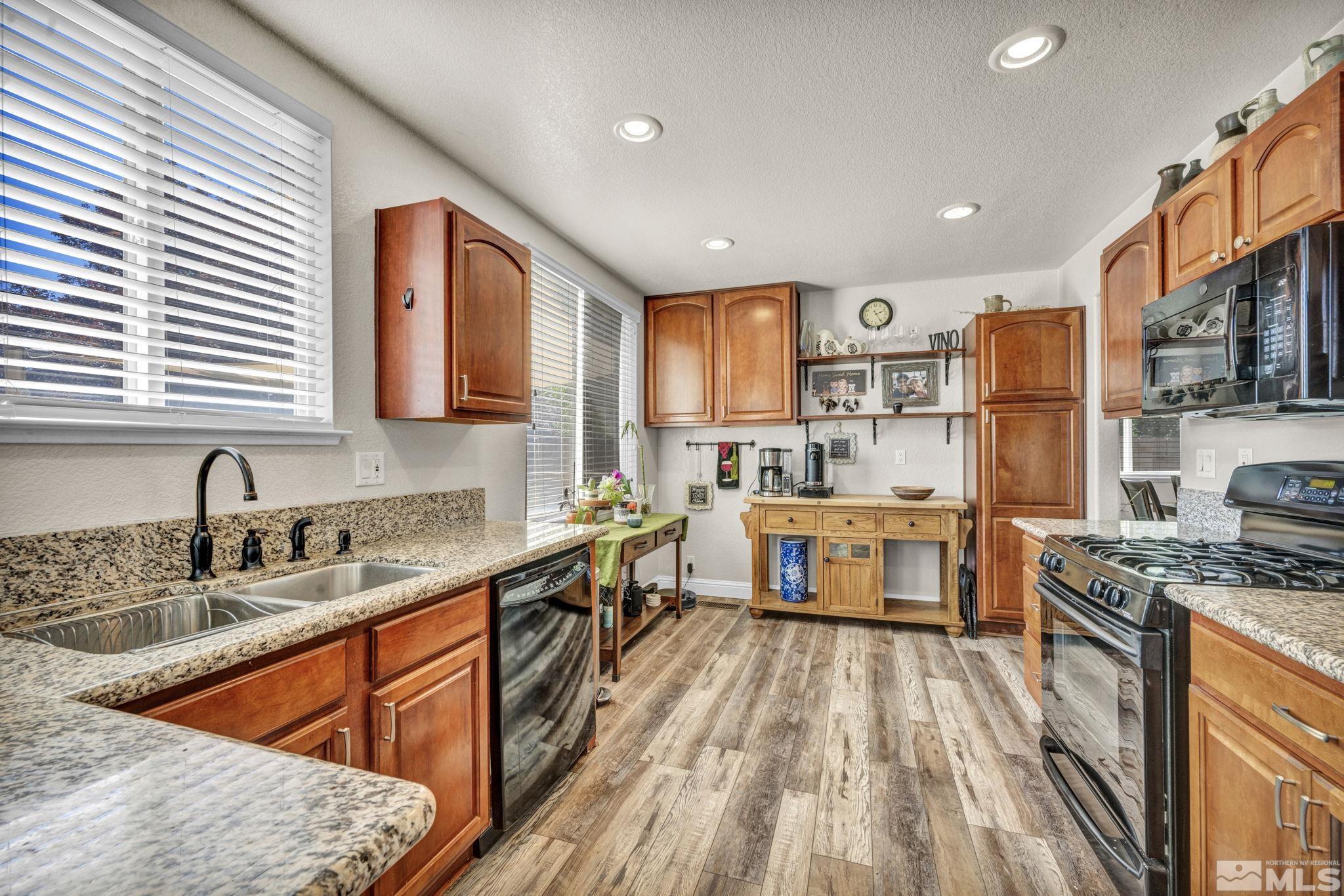 10005 Hampton Park Drive Reno, NV 89521 - Photo 11 of 37 Photo 12