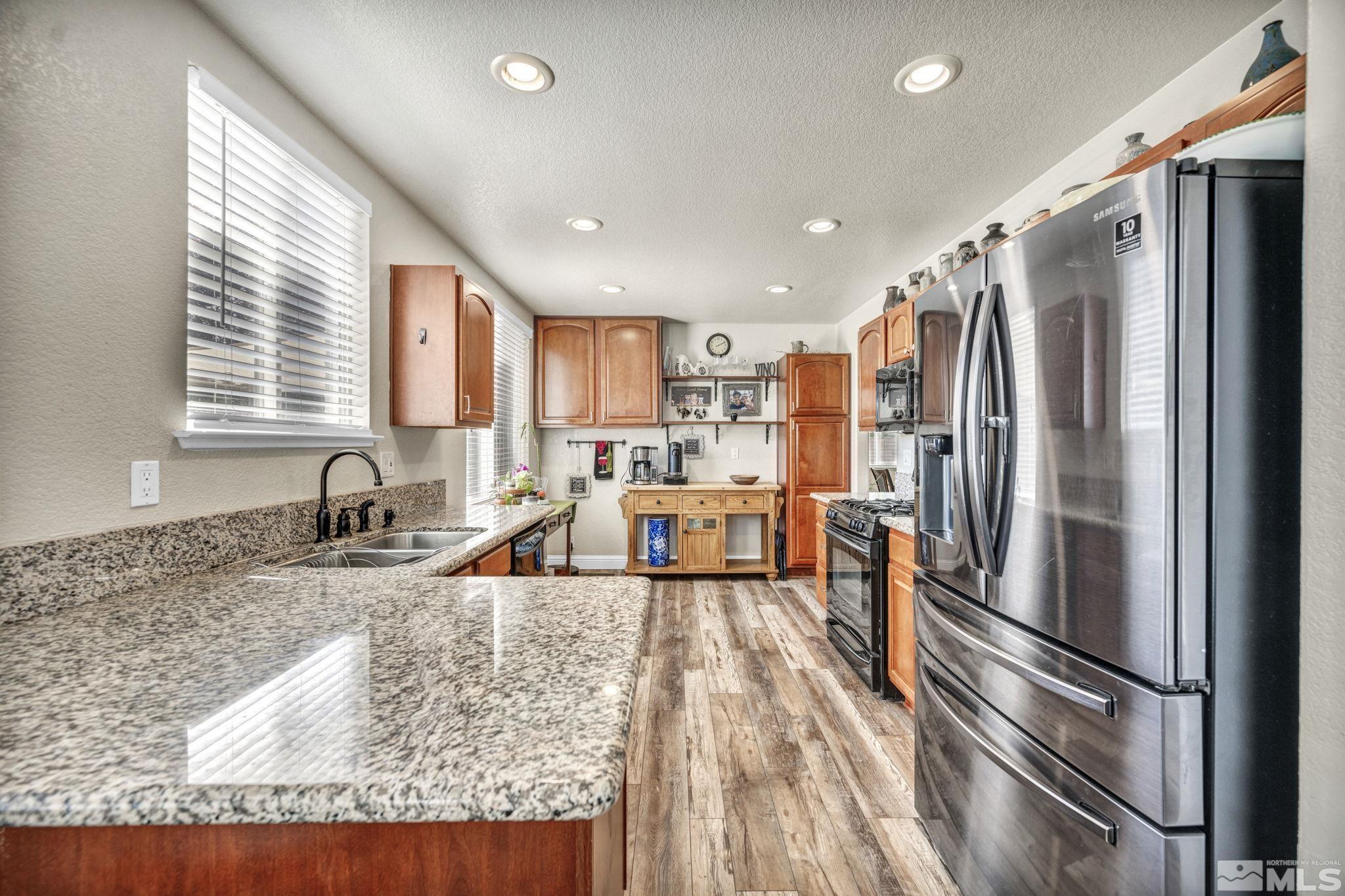 10005 Hampton Park Drive Reno, NV 89521 - Photo 8 of 37 Photo 9