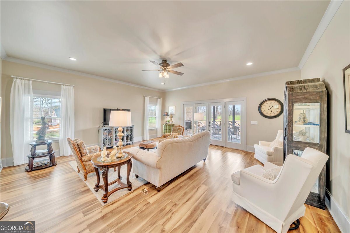 117 Pine Bough Trail Perry, GA 31069 - Photo 18 of 83 a living room with furniture