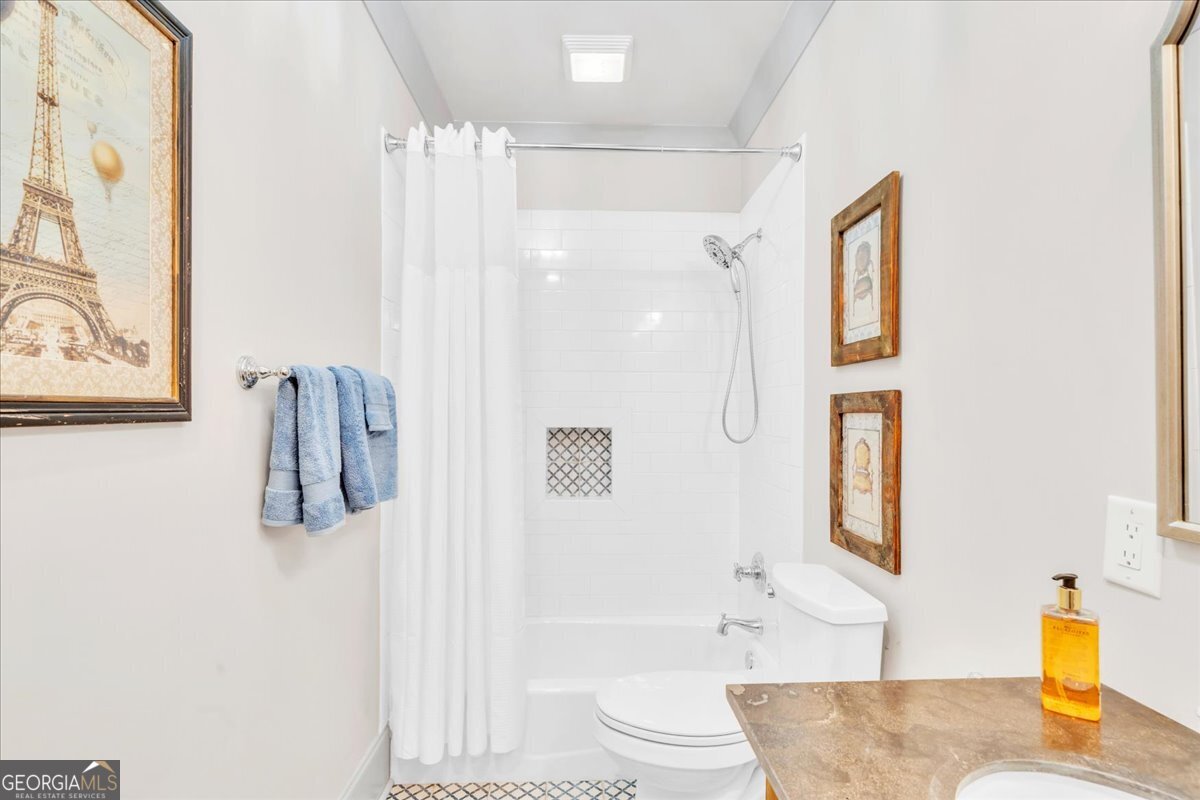 117 Pine Bough Trail Perry, GA 31069 - Photo 42 of 83 a bathroom with a shower