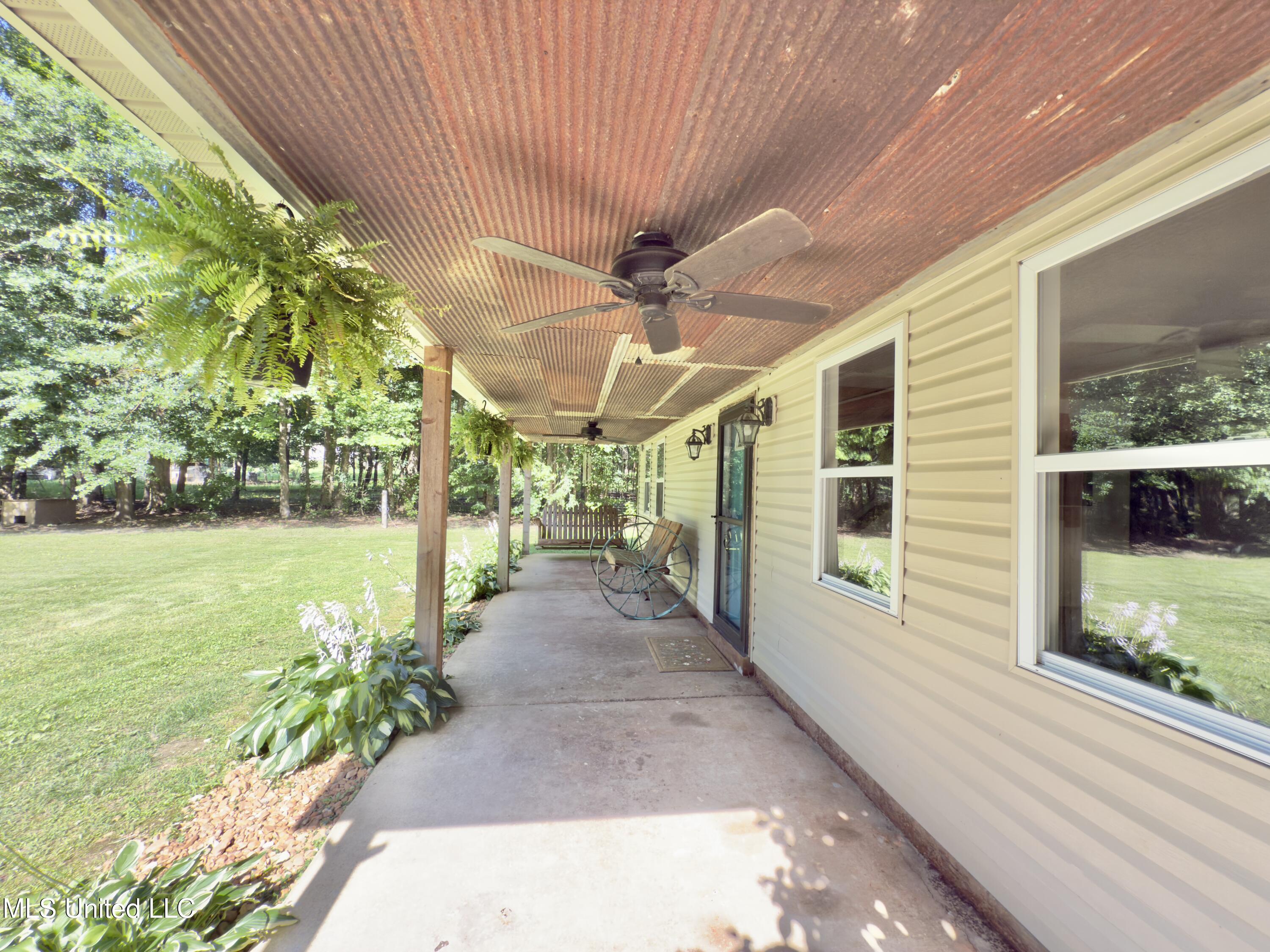 8 Bell Road Byhalia, MS 38611 - Photo 3 of 48 IMG_0239