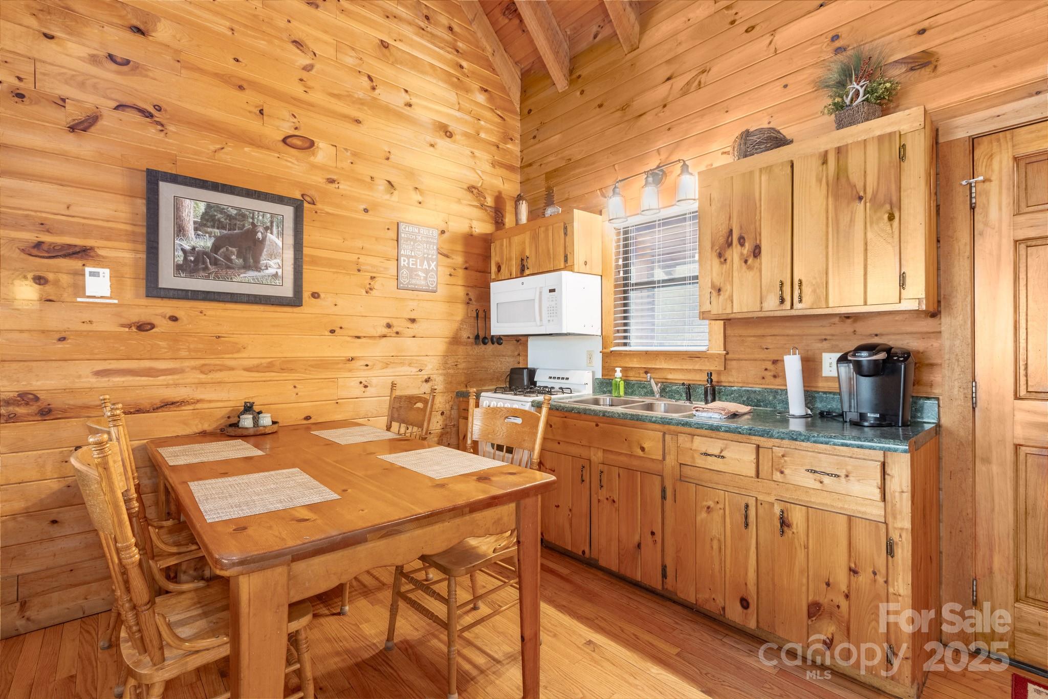 71 Creekside Loop, Unit 4 Spruce Pine, NC 28777 - Photo 3 of 36