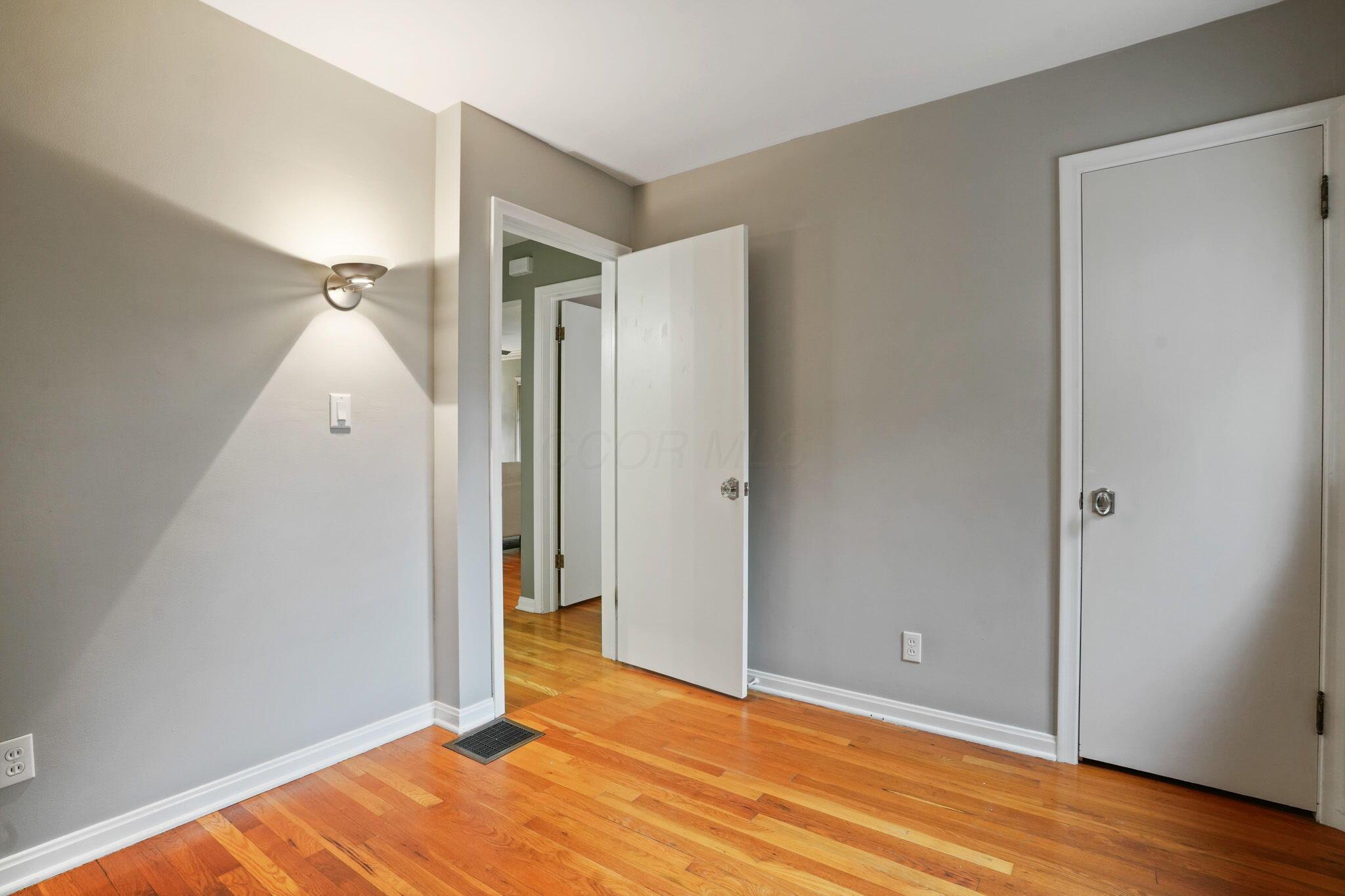 2314 Woodstock Road Columbus, OH 43221 - Photo 23 of 37 22-web-or-mls-DSC03854