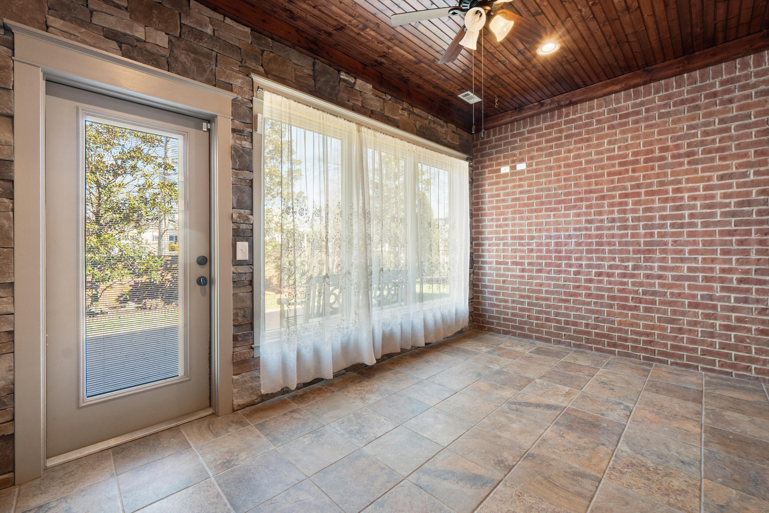 8982 Rostis Lane Chattanooga, TN 37421 - Photo 28 of 30 Fully Enclosed Back Patio