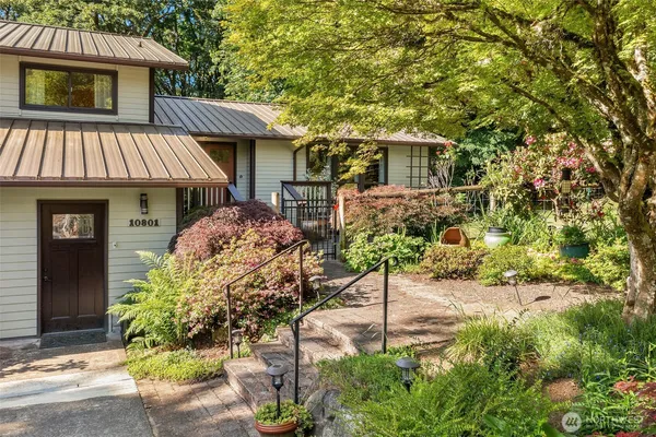 $1,250,000 | 10801 Southwest 238th Street, Vashon, WA 98070