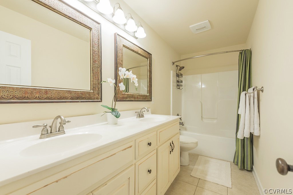 11710 Taplow Road Midlothian, VA 23112 - Photo 41 of 48 a bathroom with a sink and a mirror