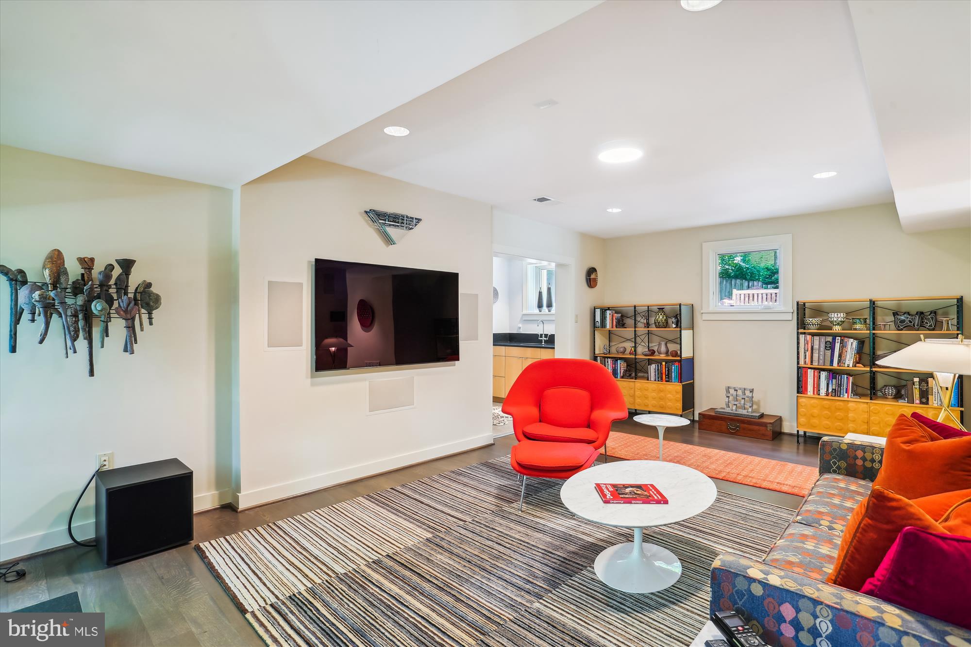 9517 Starmont Road Bethesda, MD 20817 - Photo 15 of 65 Attractive Family Room
