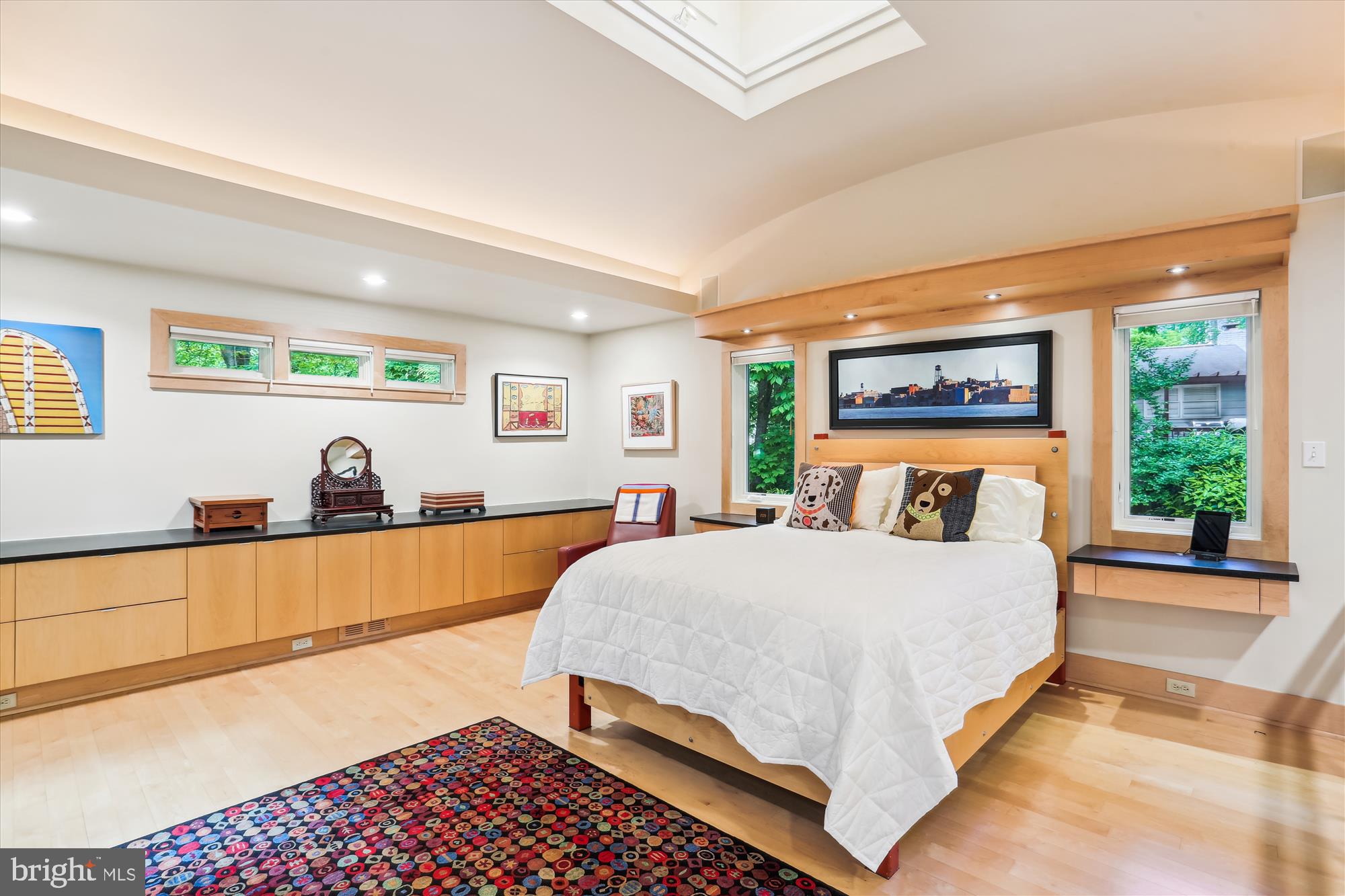 9517 Starmont Road Bethesda, MD 20817 - Photo 33 of 65 Extensive Custom Dressers