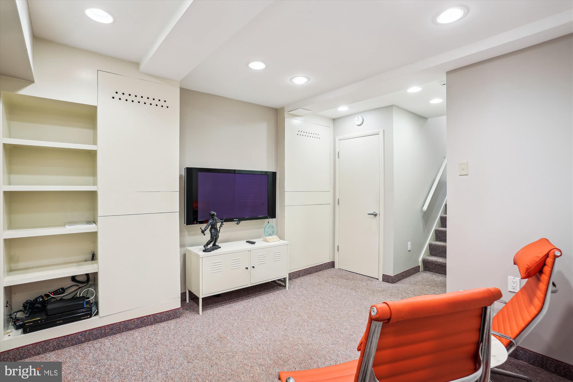 9517 Starmont Road Bethesda, MD 20817 - Photo 47 of 65 Cozy Recreation Room