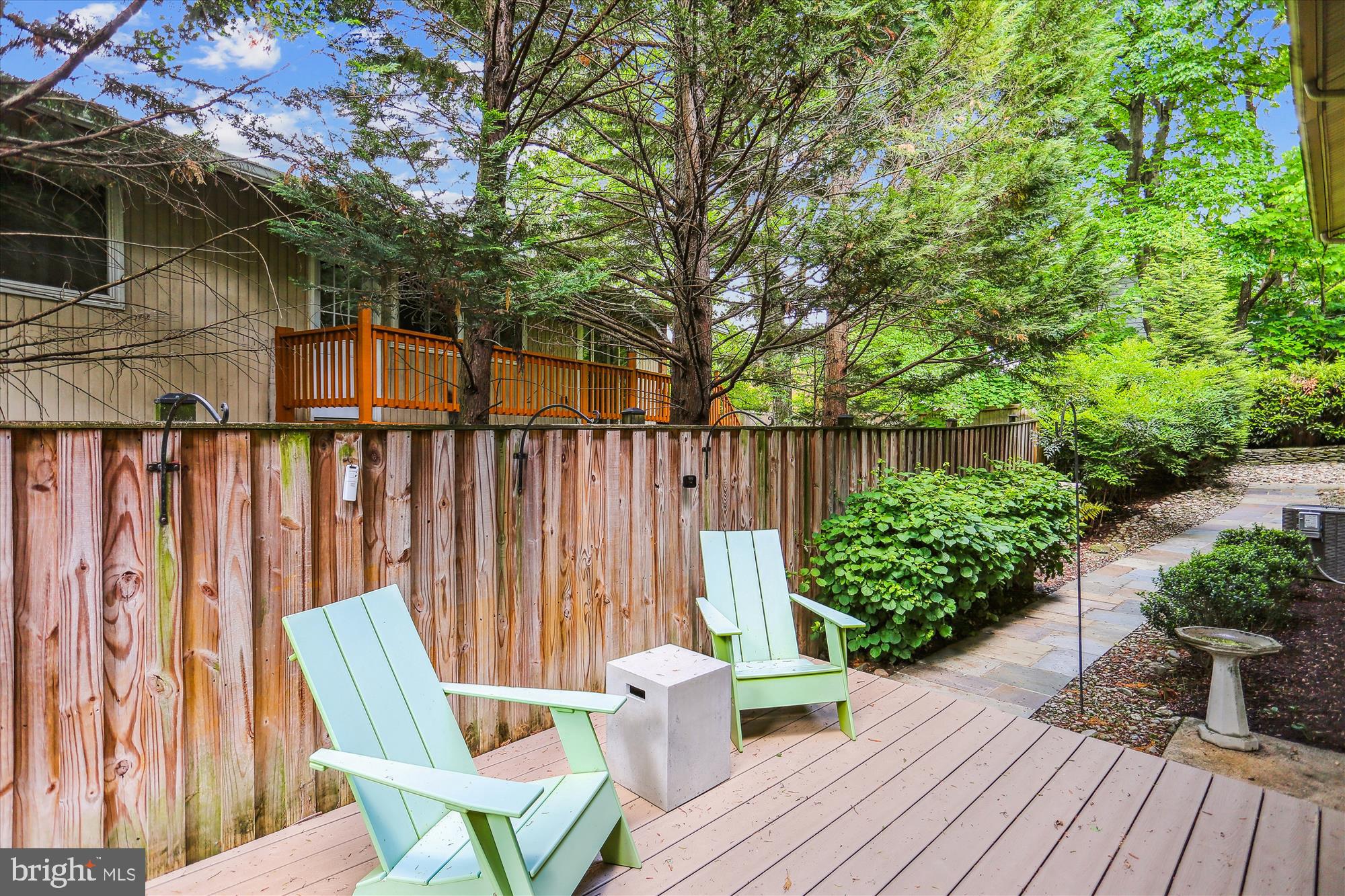 9517 Starmont Road Bethesda, MD 20817 - Photo 51 of 65 Synthetic Side Deck