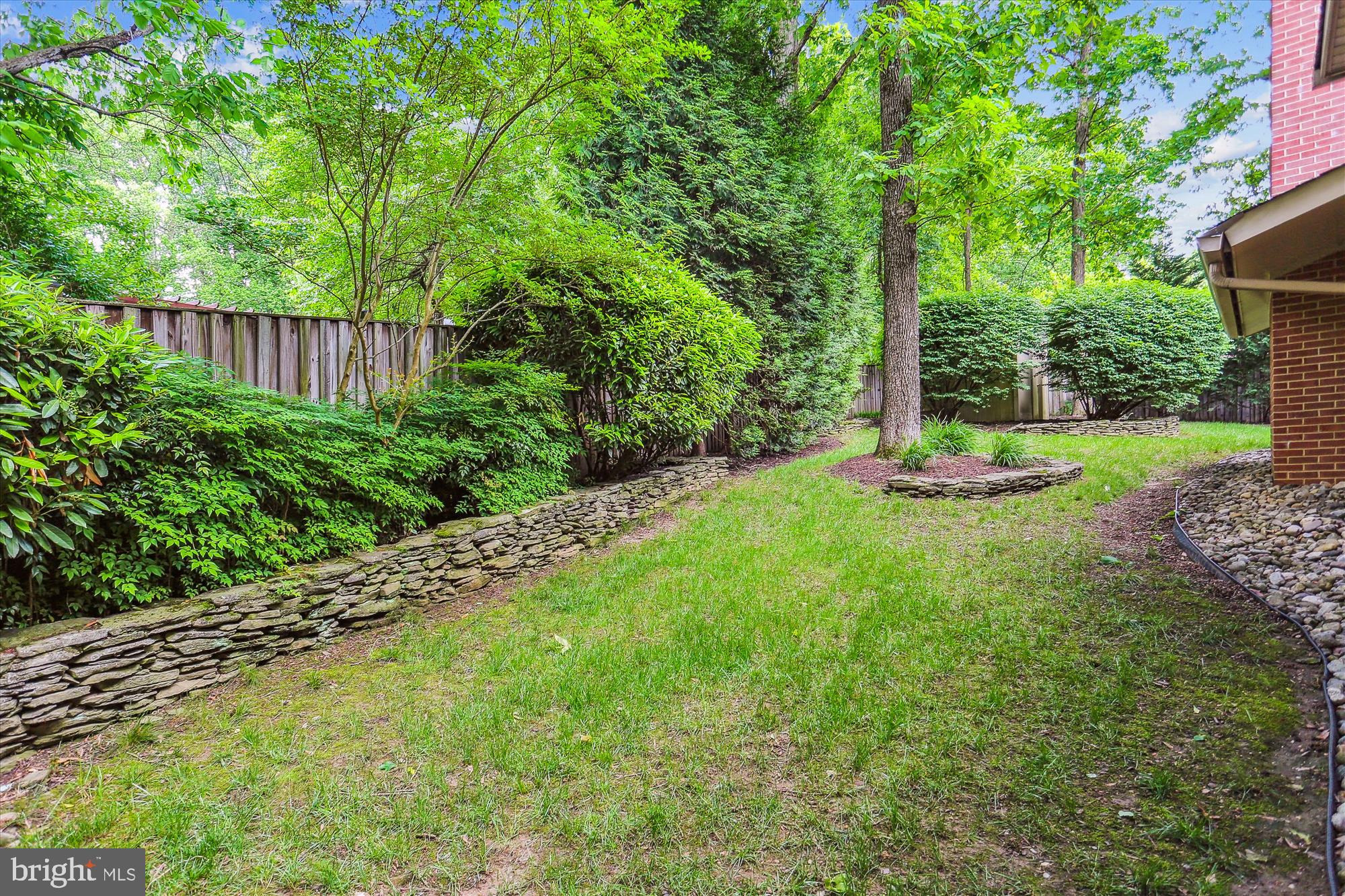 9517 Starmont Road Bethesda, MD 20817 - Photo 56 of 65 Side Yard