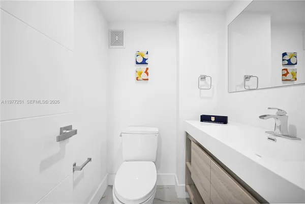 $2,200 | 250 180th Drive, Unit 554, Sunny Isles Beach, FL 33160