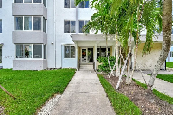 $2,200 | 250 180th Drive, Unit 554, Sunny Isles Beach, FL 33160