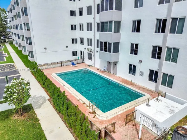 $2,200 | 250 180th Drive, Unit 554, Sunny Isles Beach, FL 33160