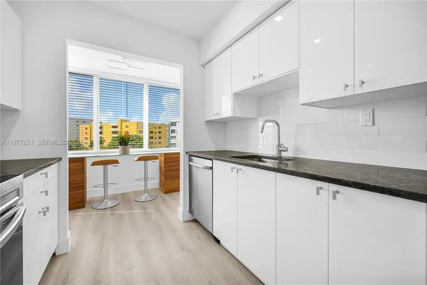 $2,200 | 250 180th Drive, Unit 554, Sunny Isles Beach, FL 33160