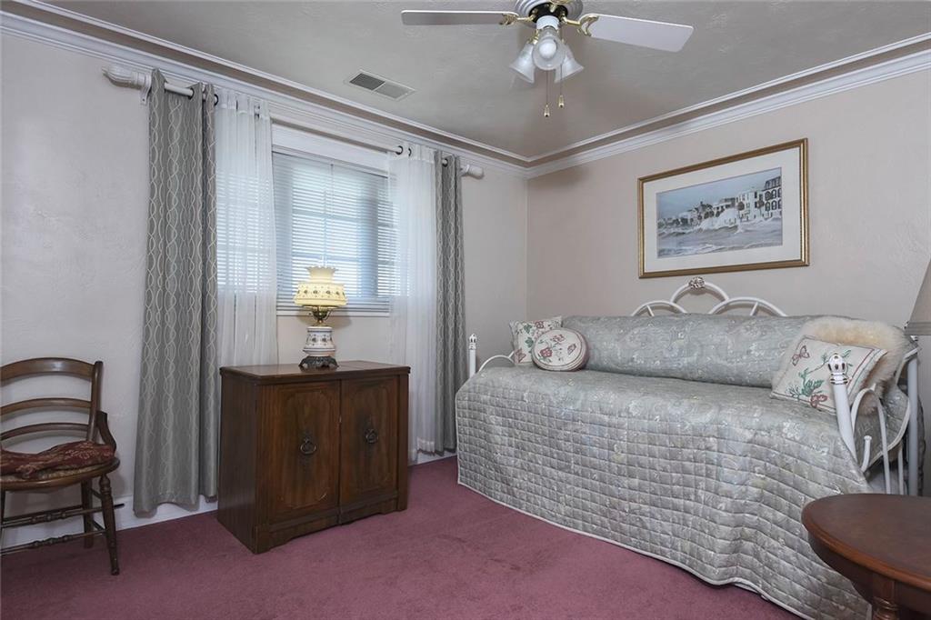 50 Bellview Circle McKees Rocks, PA 15136 - Photo 22 of 24 Smallest bedroom is large with crown molding!