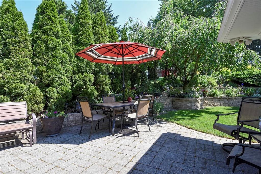 50 Bellview Circle McKees Rocks, PA 15136 - Photo 4 of 24 PRIVATE PATIO!