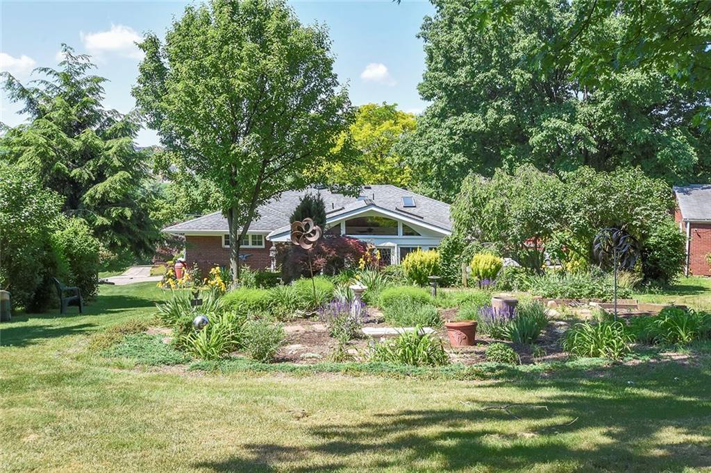 50 Bellview Circle McKees Rocks, PA 15136 - Photo 5 of 24 Perennial garden for your enjoyment.