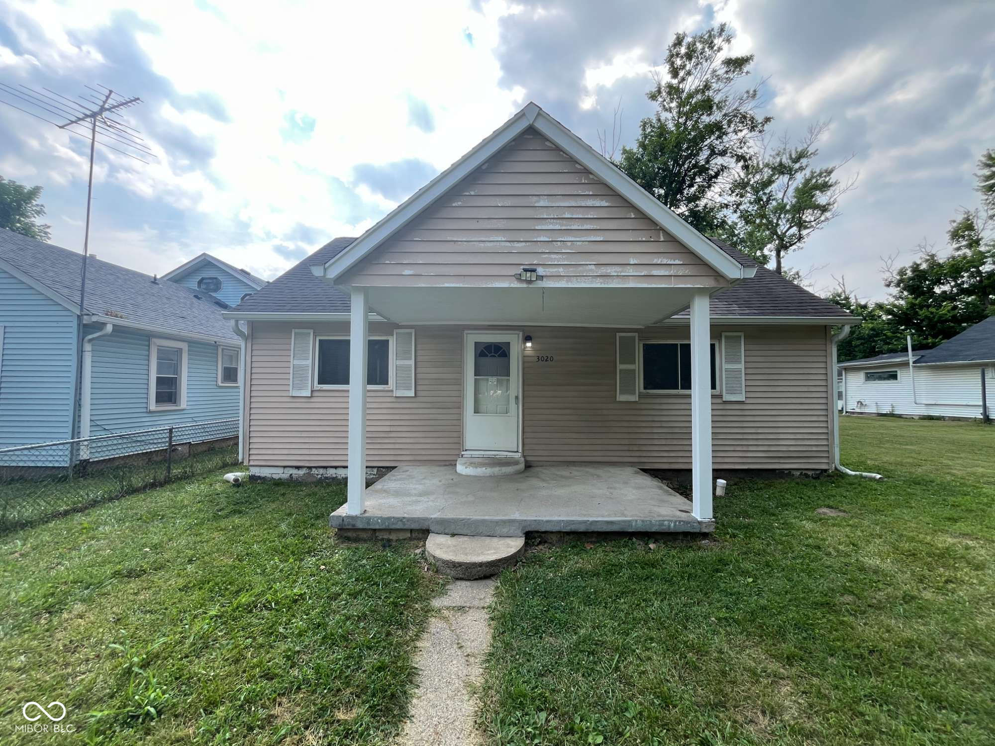 3020 South Roena Street Indianapolis, IN 46241 - Photo 2 of 25 Gallery Image 2