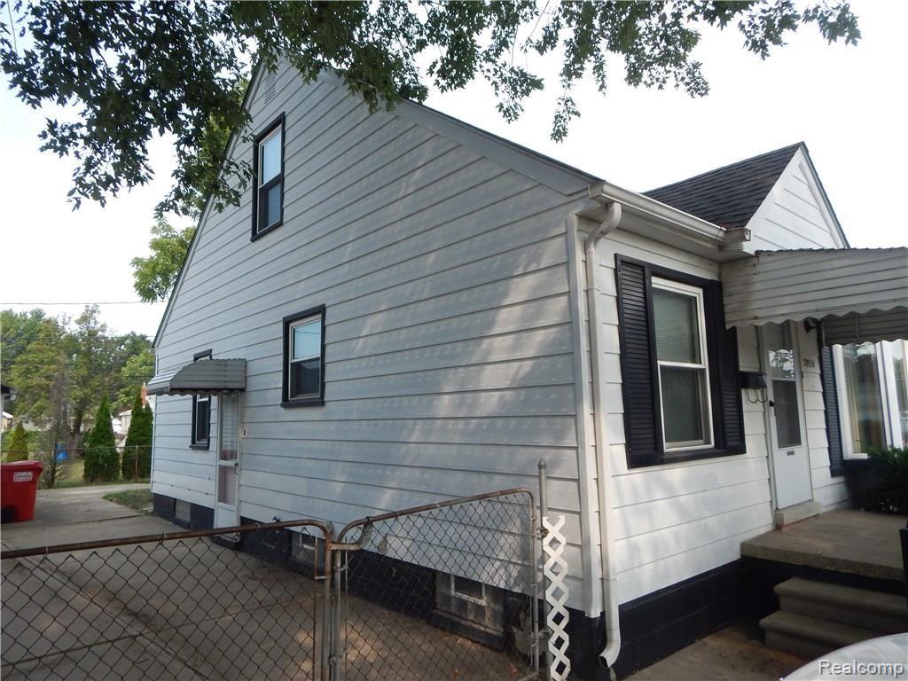 29531 KELLY RD (35).JPG