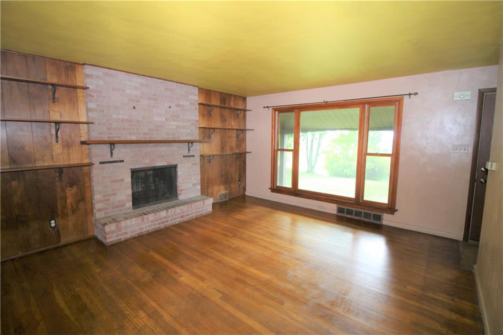 65 Munntown Road Eighty Four, PA 15330 - Photo 3 of 20 Gallery Image 3