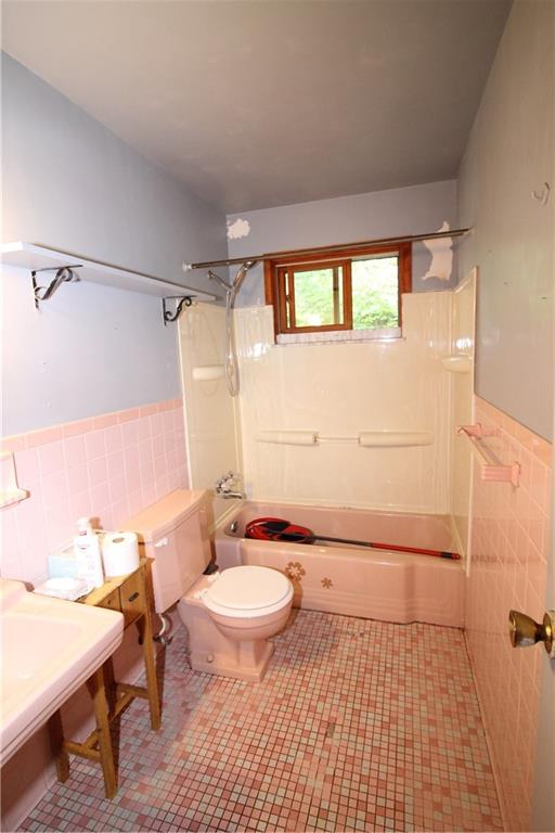65 Munntown Road Eighty Four, PA 15330 - Photo 7 of 20 Gallery Image 7