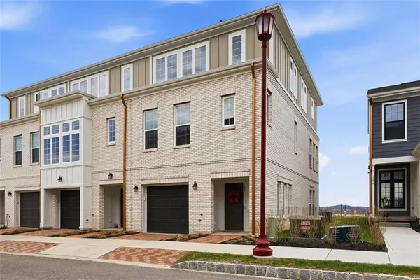 $550,000 | 104 Founders Street, Cranberry Township, PA 16066