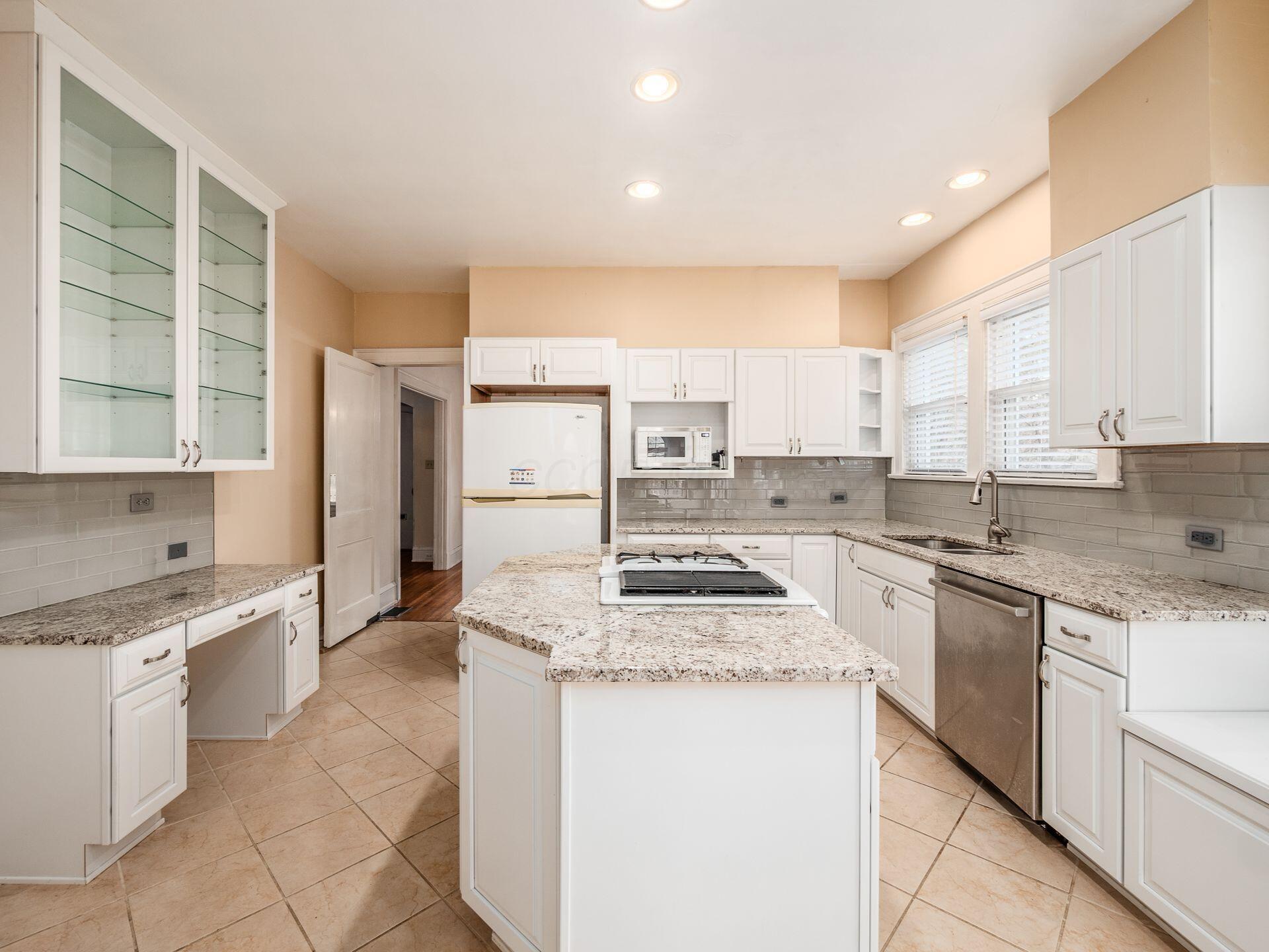 2596 Bryden Road Bexley, OH 43209 - Photo 19 of 82 Kitchen