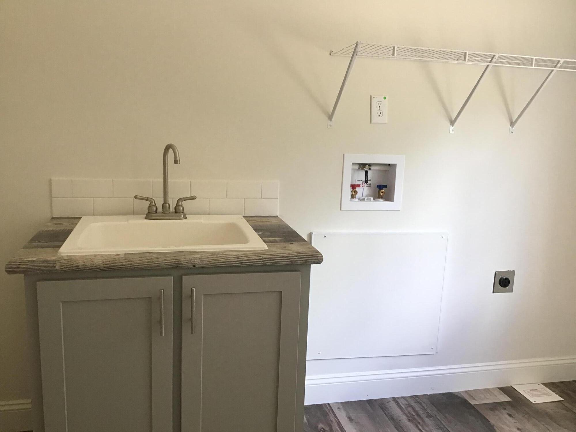 317 Churchill Road Walterboro, SC 29488 - Photo 39 of 40 Laundary Room