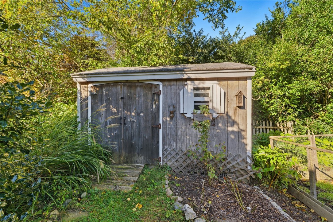 22 Cole Street Jamestown, RI 02835 - Photo 8 of 35