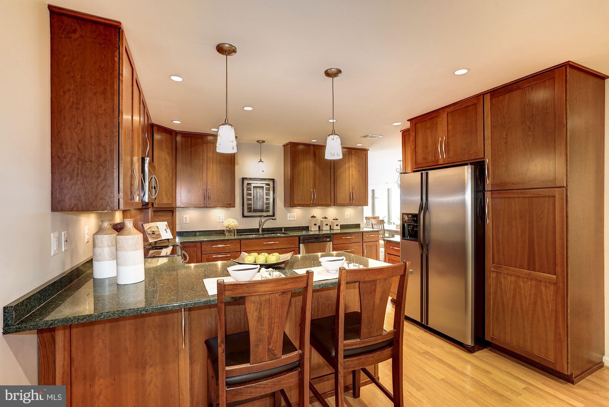 2429 Glade Bank Way Reston, VA 20191 - Photo 15 of 69