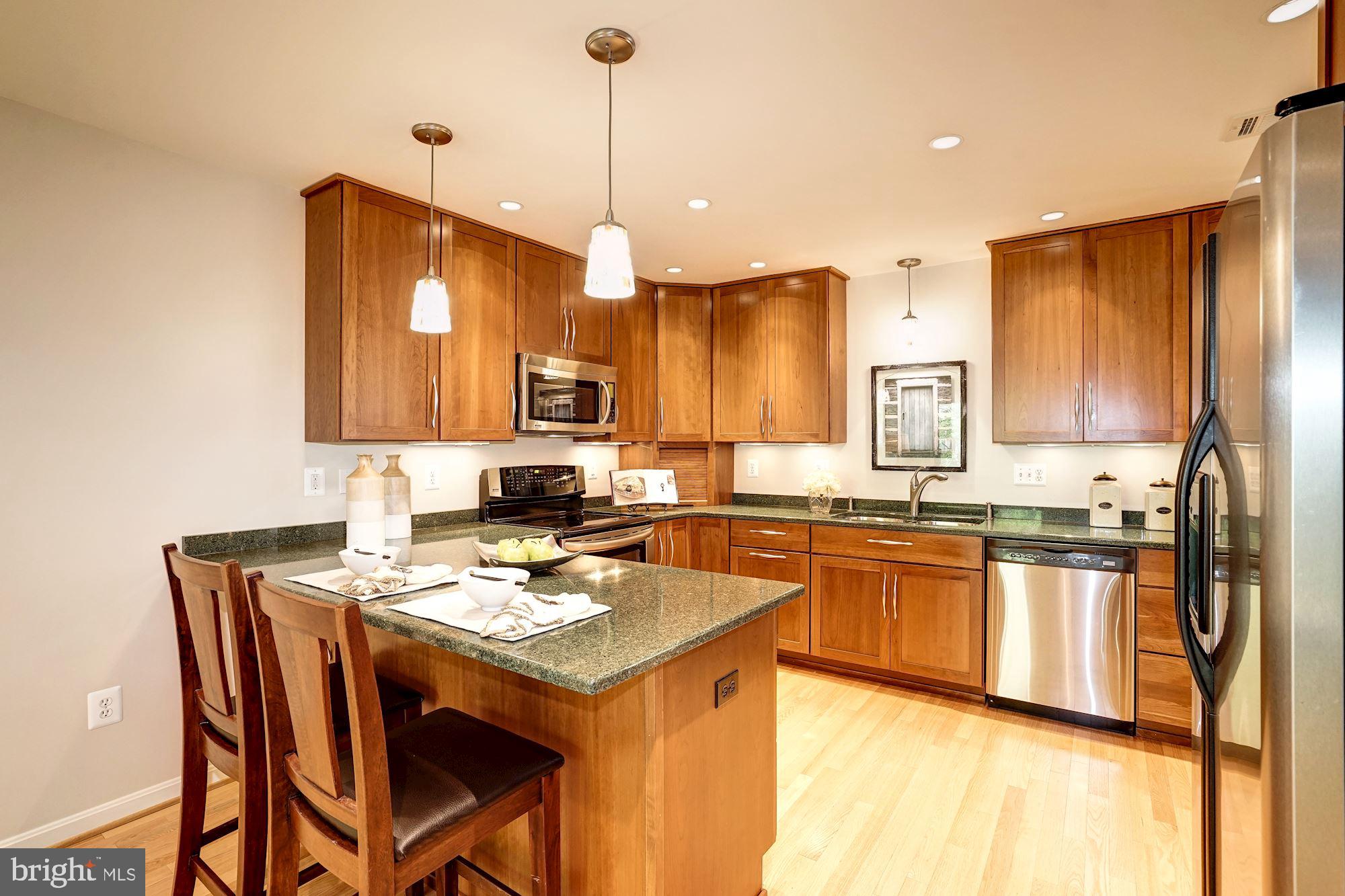 2429 Glade Bank Way Reston, VA 20191 - Photo 17 of 69