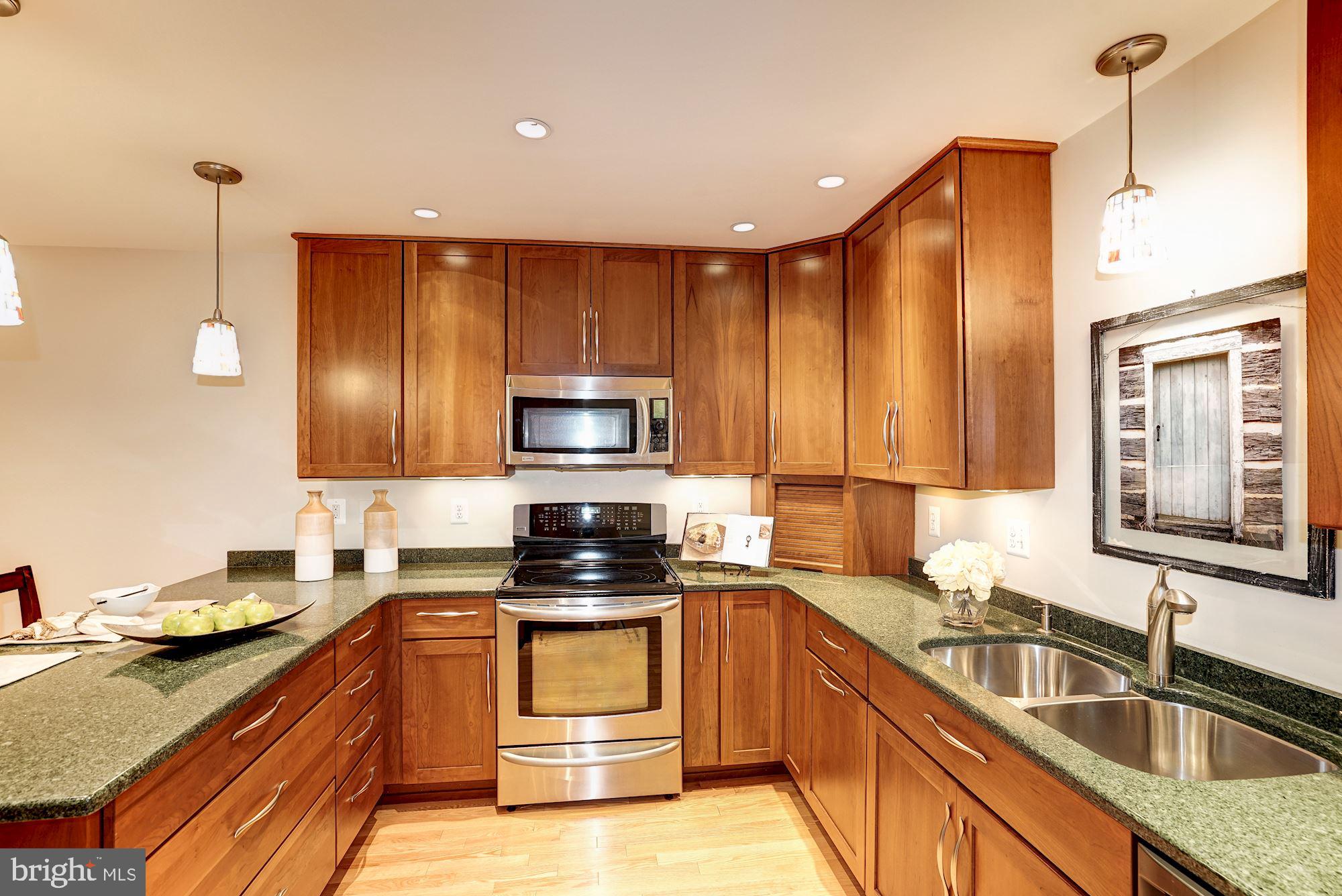 2429 Glade Bank Way Reston, VA 20191 - Photo 20 of 69