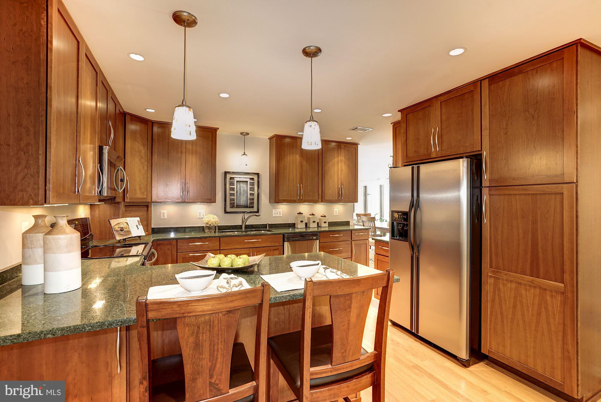 2429 Glade Bank Way Reston, VA 20191 - Photo 3 of 69