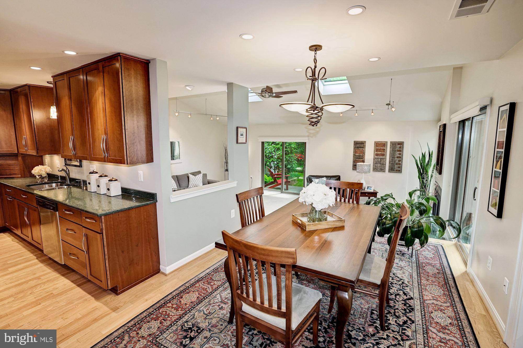 2429 Glade Bank Way Reston, VA 20191 - Photo 4 of 69