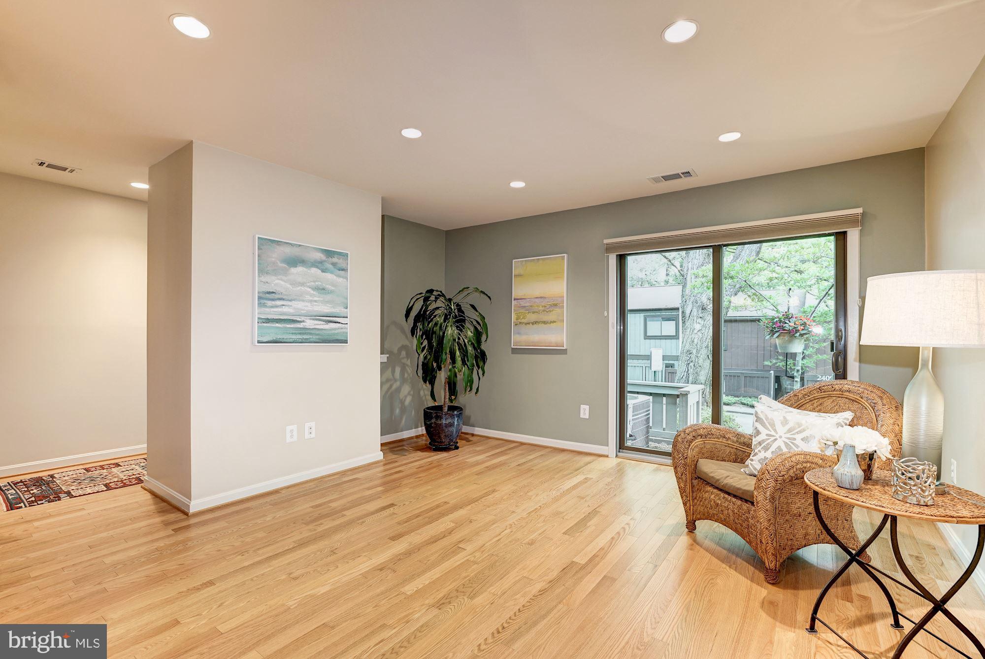 2429 Glade Bank Way Reston, VA 20191 - Photo 9 of 69