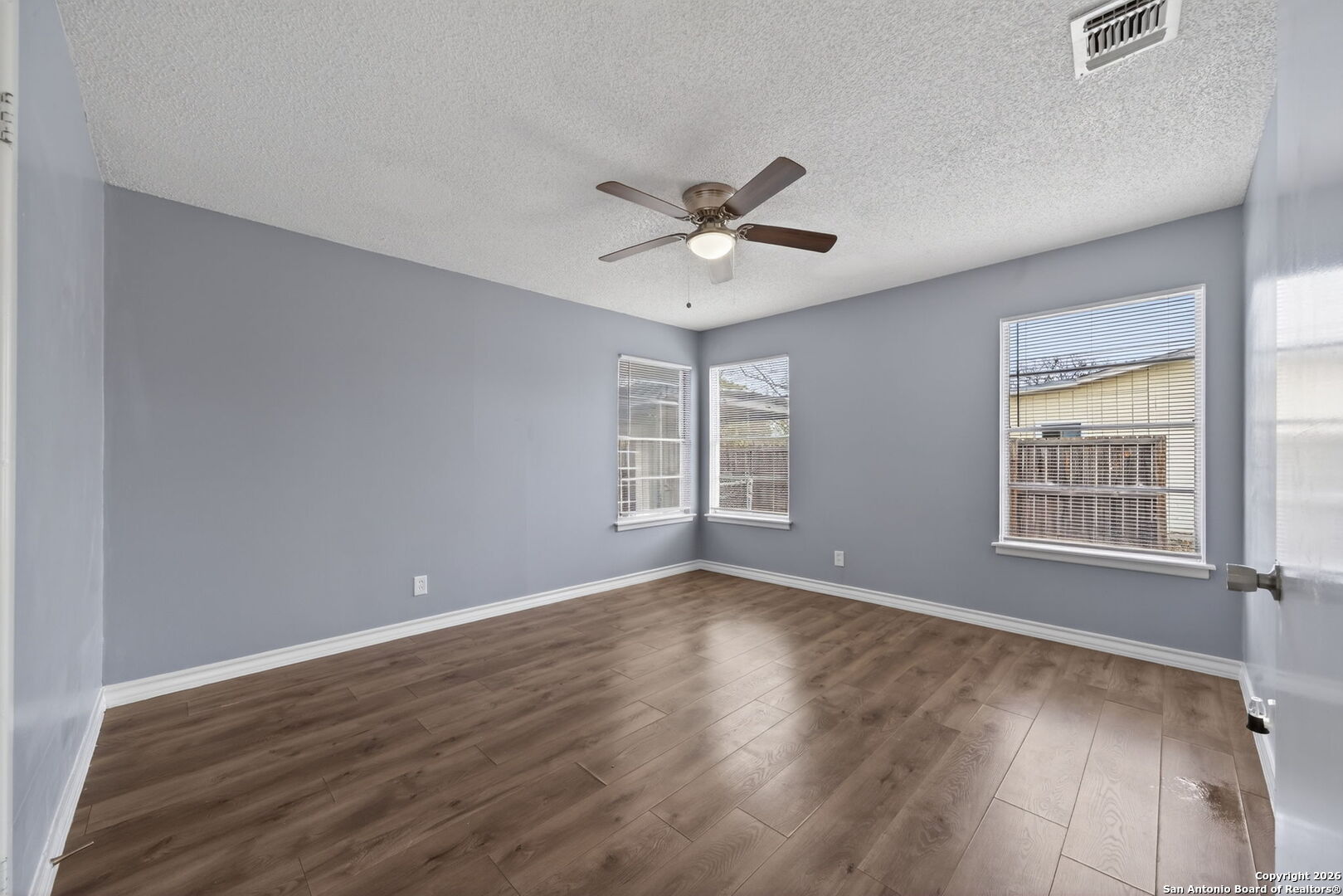 4531 Eisenhauer Road San Antonio, TX 78218 - Photo 23 of 35