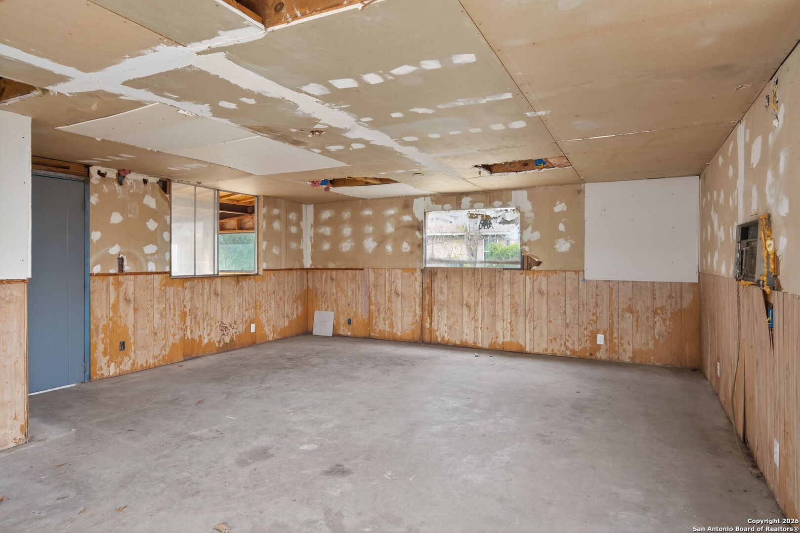 4531 Eisenhauer Road San Antonio, TX 78218 - Photo 31 of 32 a view of an empty room