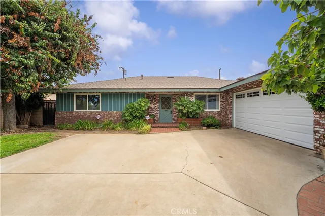 $900,000 | 562 East Allen Avenue, San Dimas, CA 91773