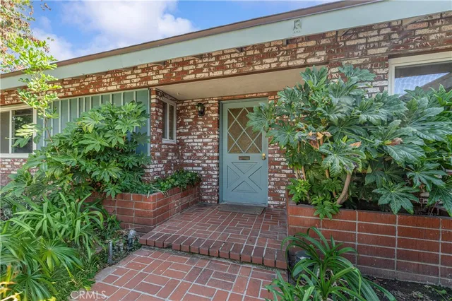 $900,000 | 562 East Allen Avenue, San Dimas, CA 91773