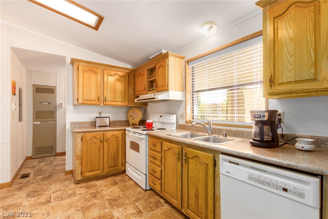 2006 Roberts Road Henderson, NV 89002 - Photo 2 of 39 Gallery Image 2