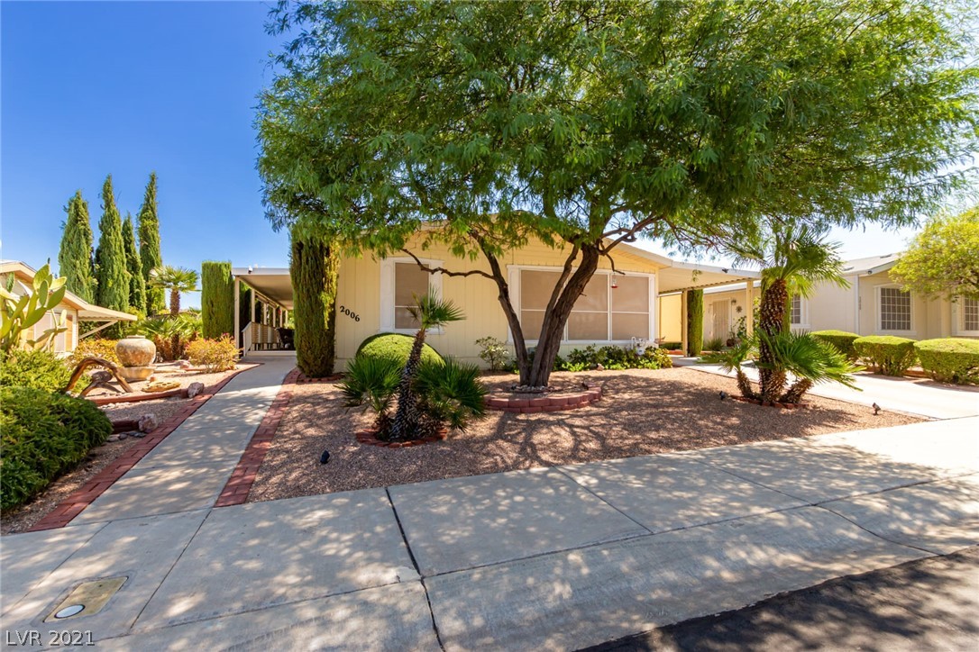 2006 Roberts Road Henderson, NV 89002 - Photo 3 of 39 Gallery Image 3