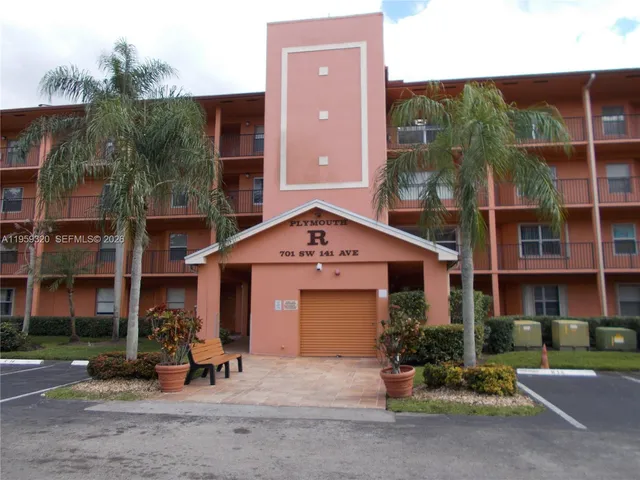 $2,300 | 701 Southwest 141st Avenue, Unit 110R, Pembroke Pines, FL 33027