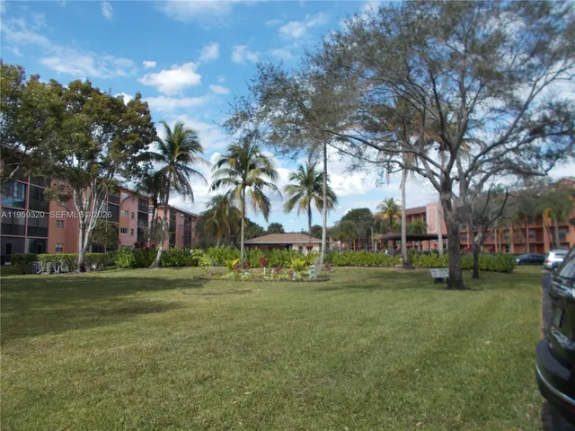 $2,300 | 701 Southwest 141st Avenue, Unit 110R, Pembroke Pines, FL 33027
